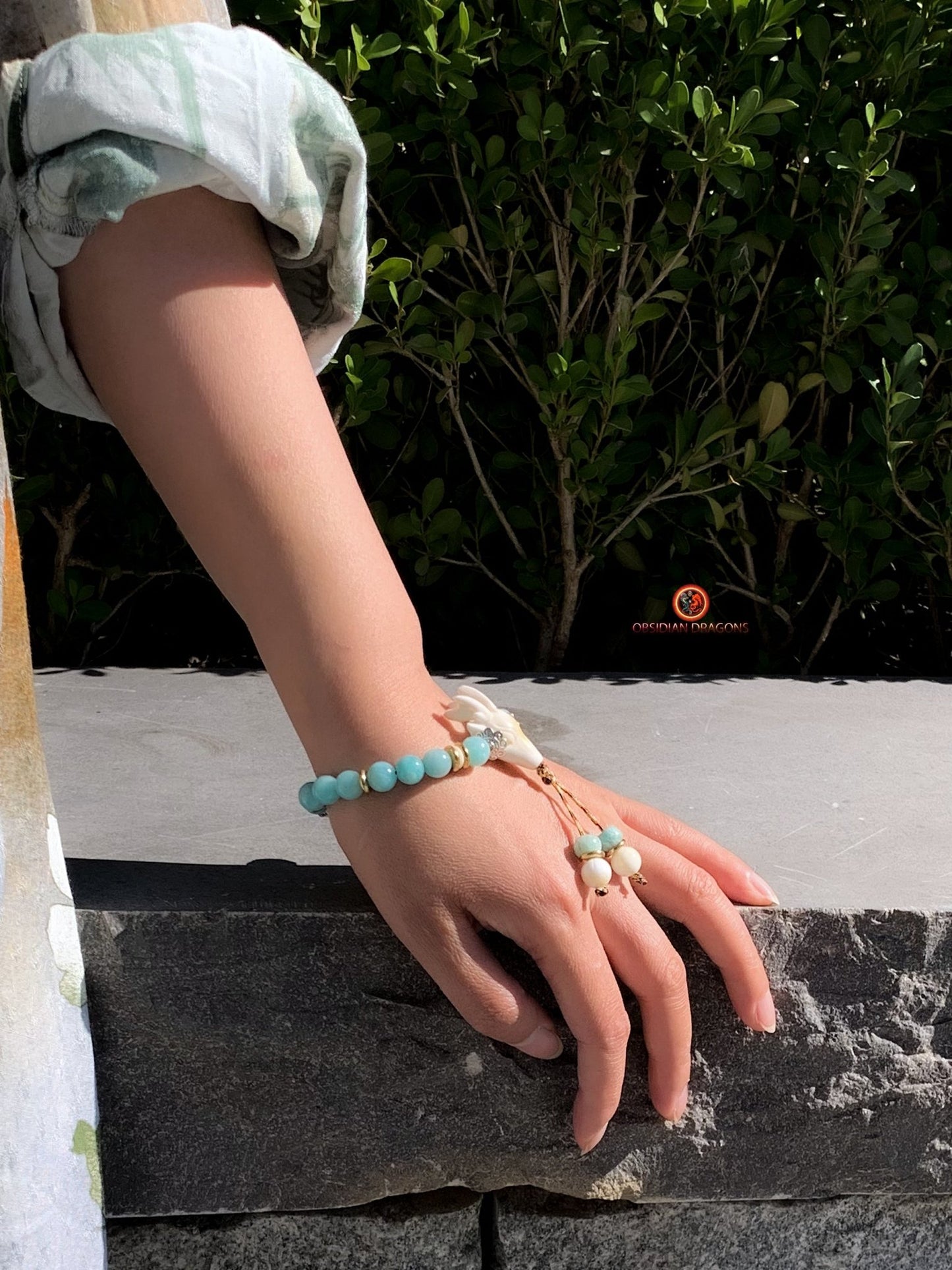 Bracelet en amazonite - Nacre - Gazelle du Dharmachakra | obsidian dragons