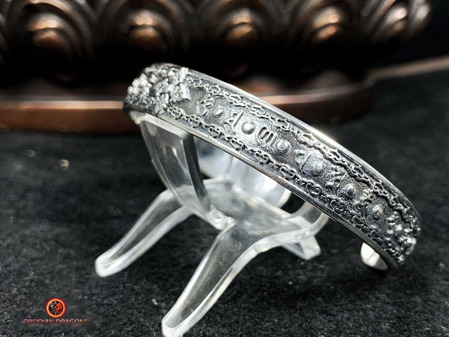 Bracelet manchette tibétain en argent - Dorjé et mantra | obsidian dragons