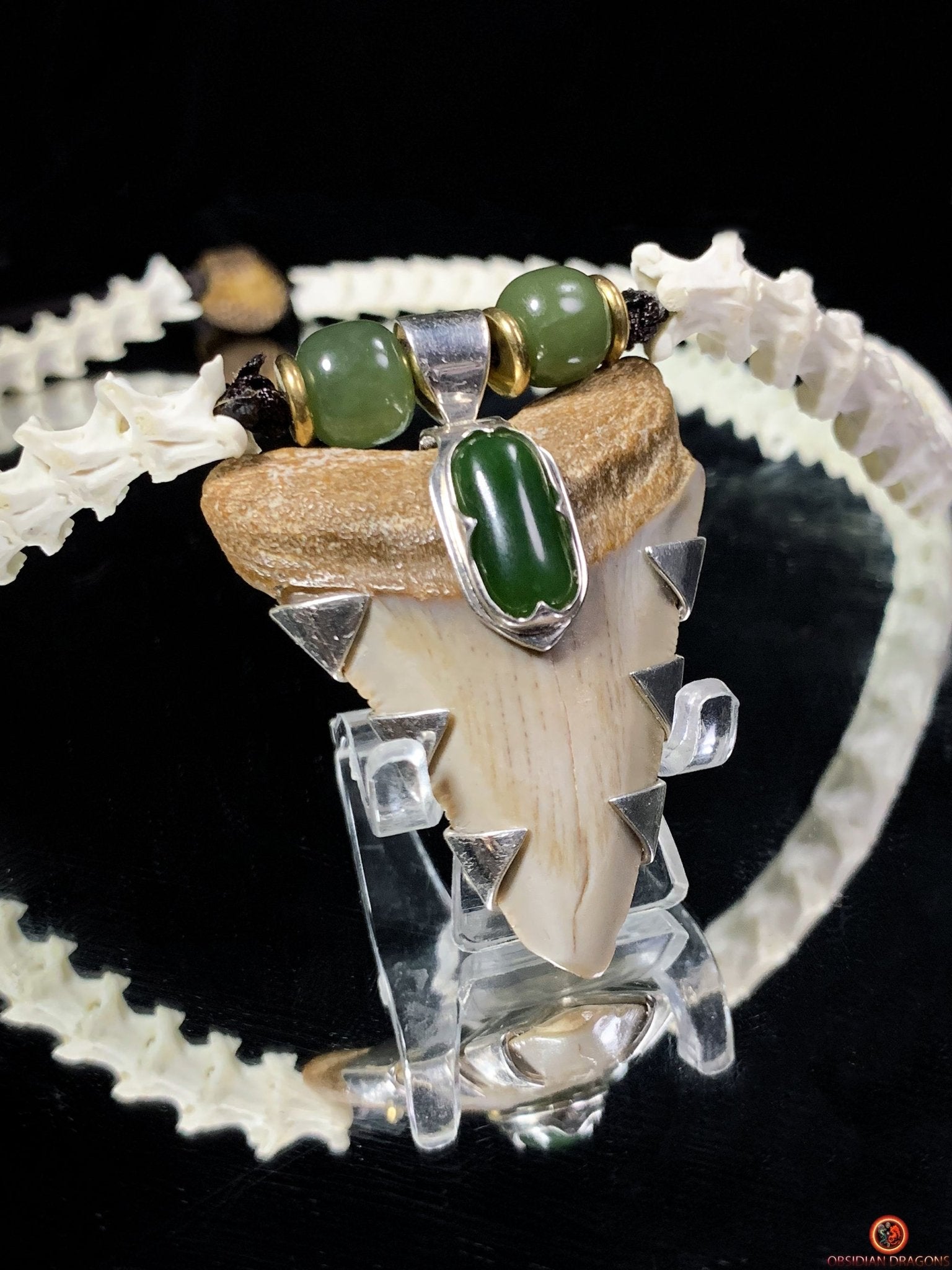 Collier Dent de Mégalodon et Vertèbres de Serpent – Collier Totem | obsidian dragons