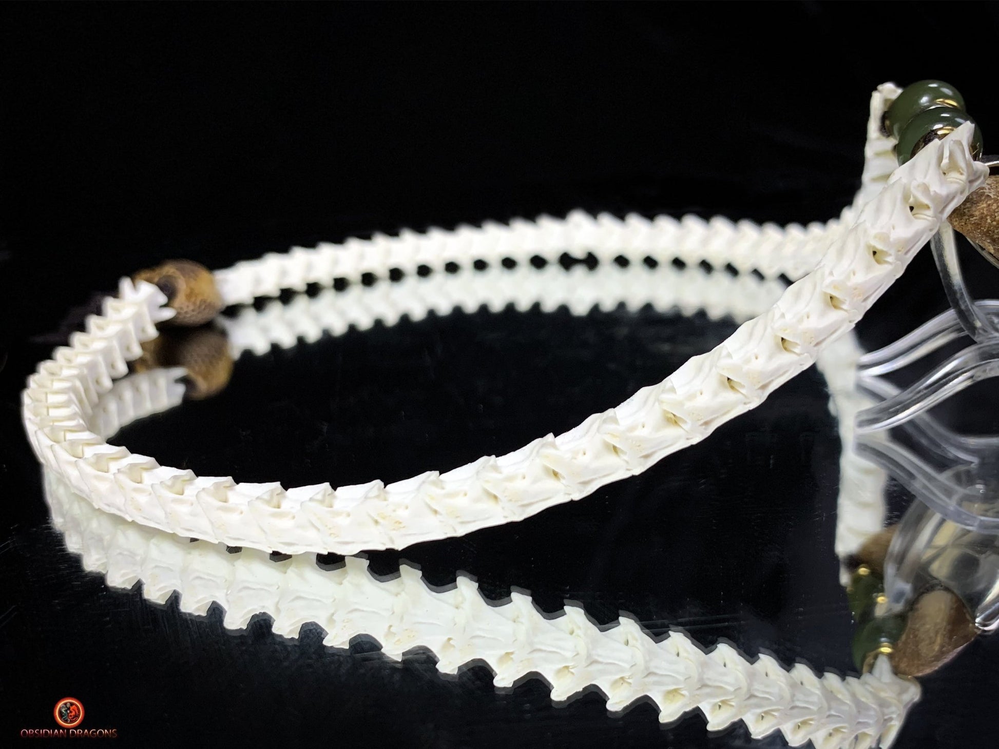 Collier Dent de Mégalodon et Vertèbres de Serpent – Collier Totem | obsidian dragons