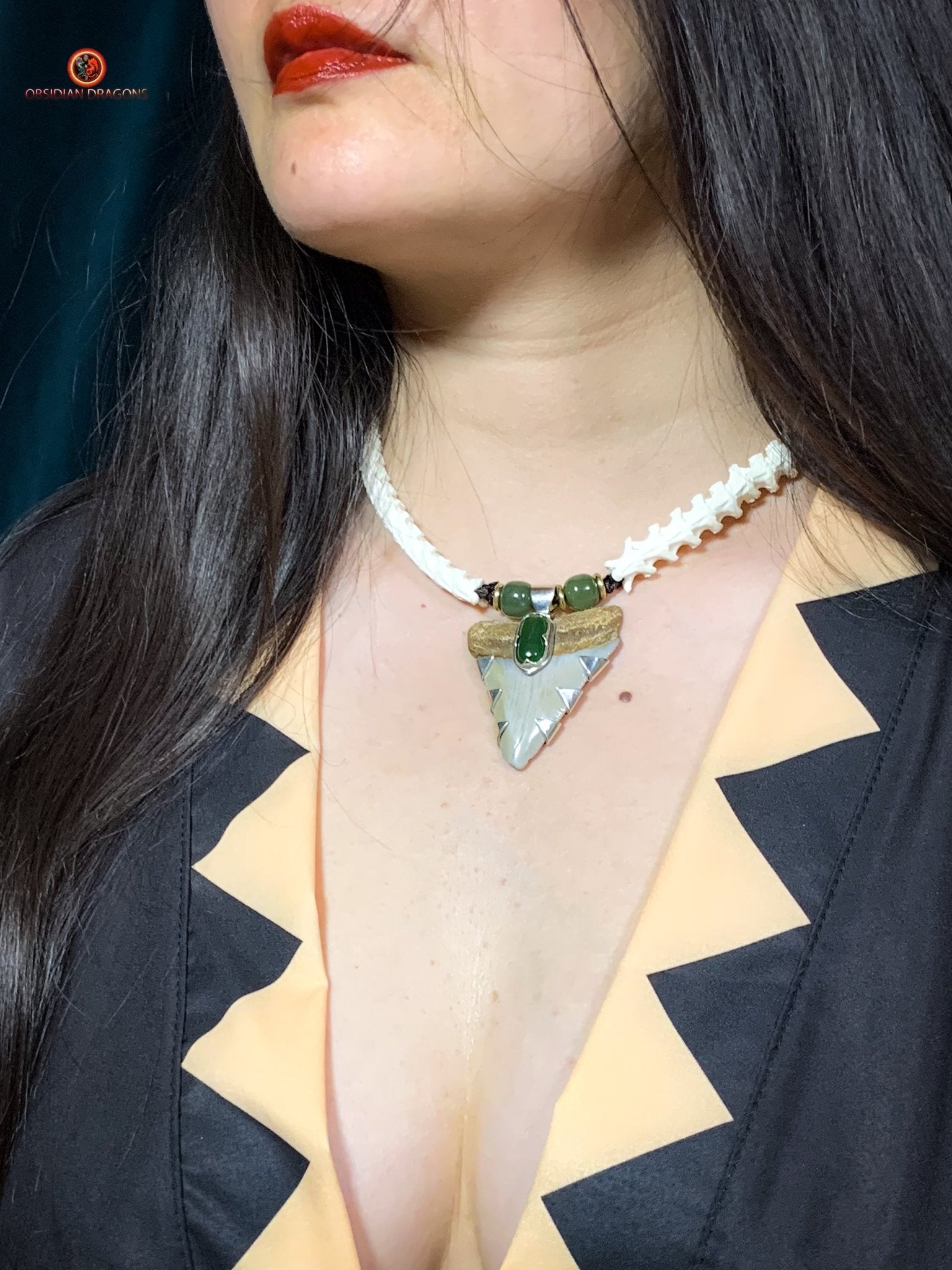 Collier Dent de Mégalodon et Vertèbres de Serpent – Collier Totem | obsidian dragons