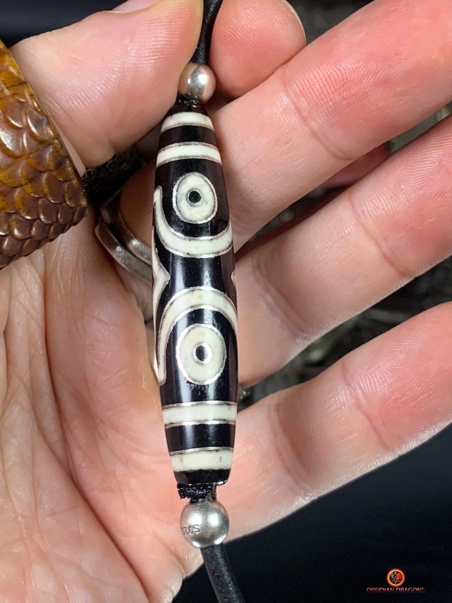 Collier Dzi à 3 Yeux Authentique – Intuition et Sagesse | obsidian dragons