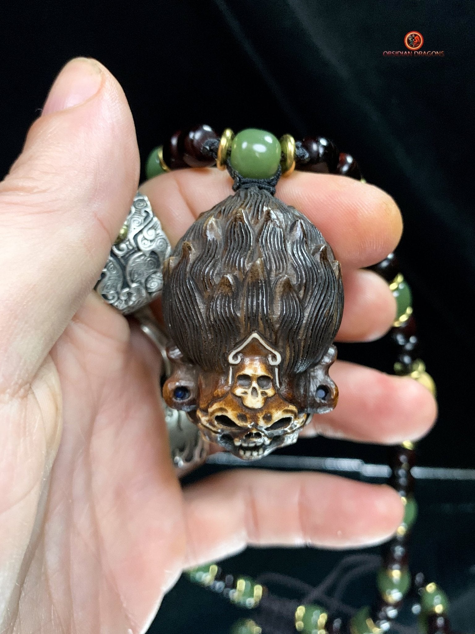 Collier bouddhiste tibétain rare - Pendentif Mahakala | obsidian dragons