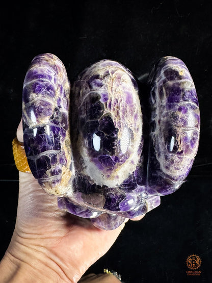 Crâne Cornu en Améthyste Chevron – Totem des Dieux Anciens