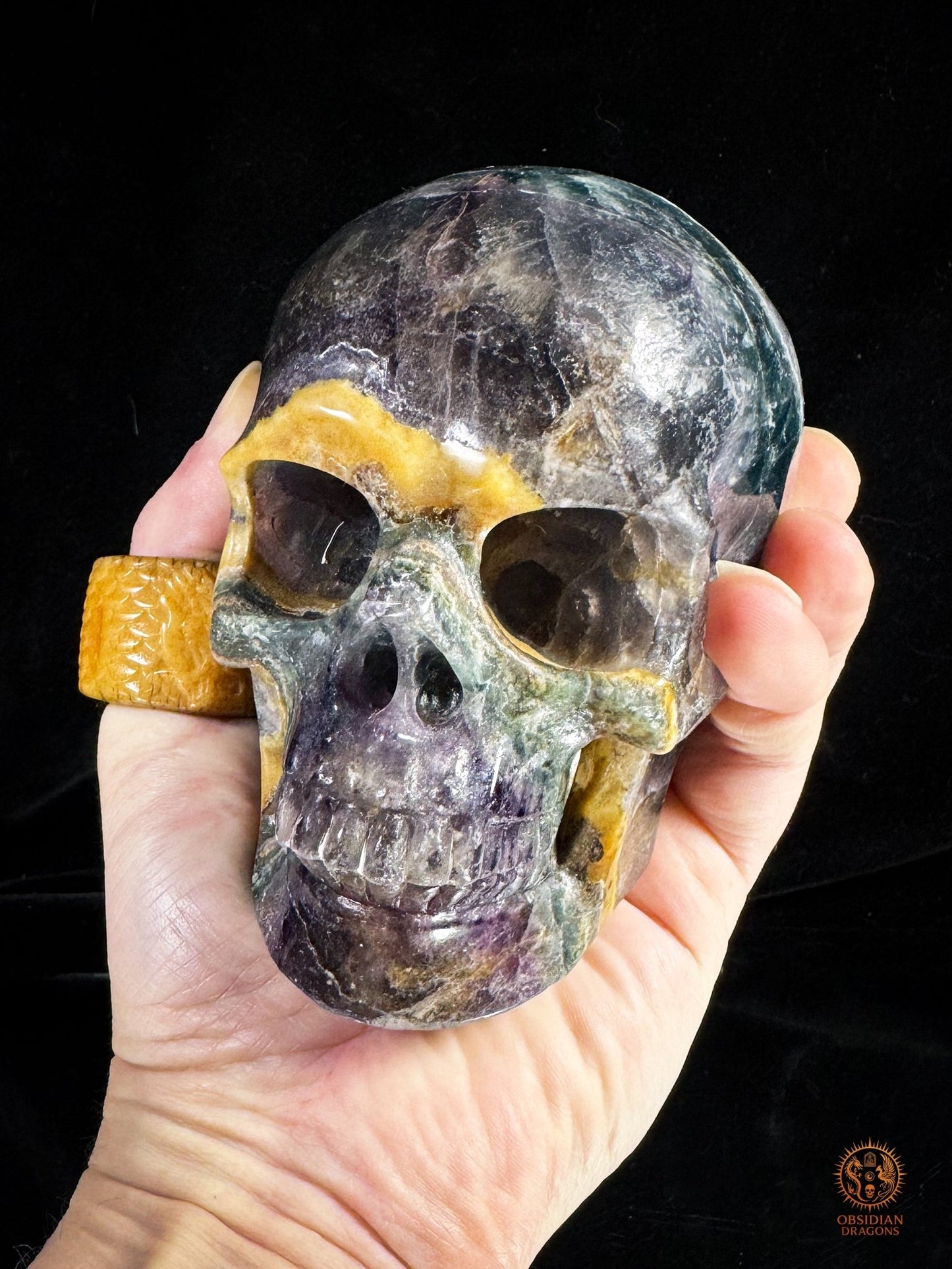 Crâne de Cristal en Fluorite Multicolore – Axe de Lumière | obsidian dragons