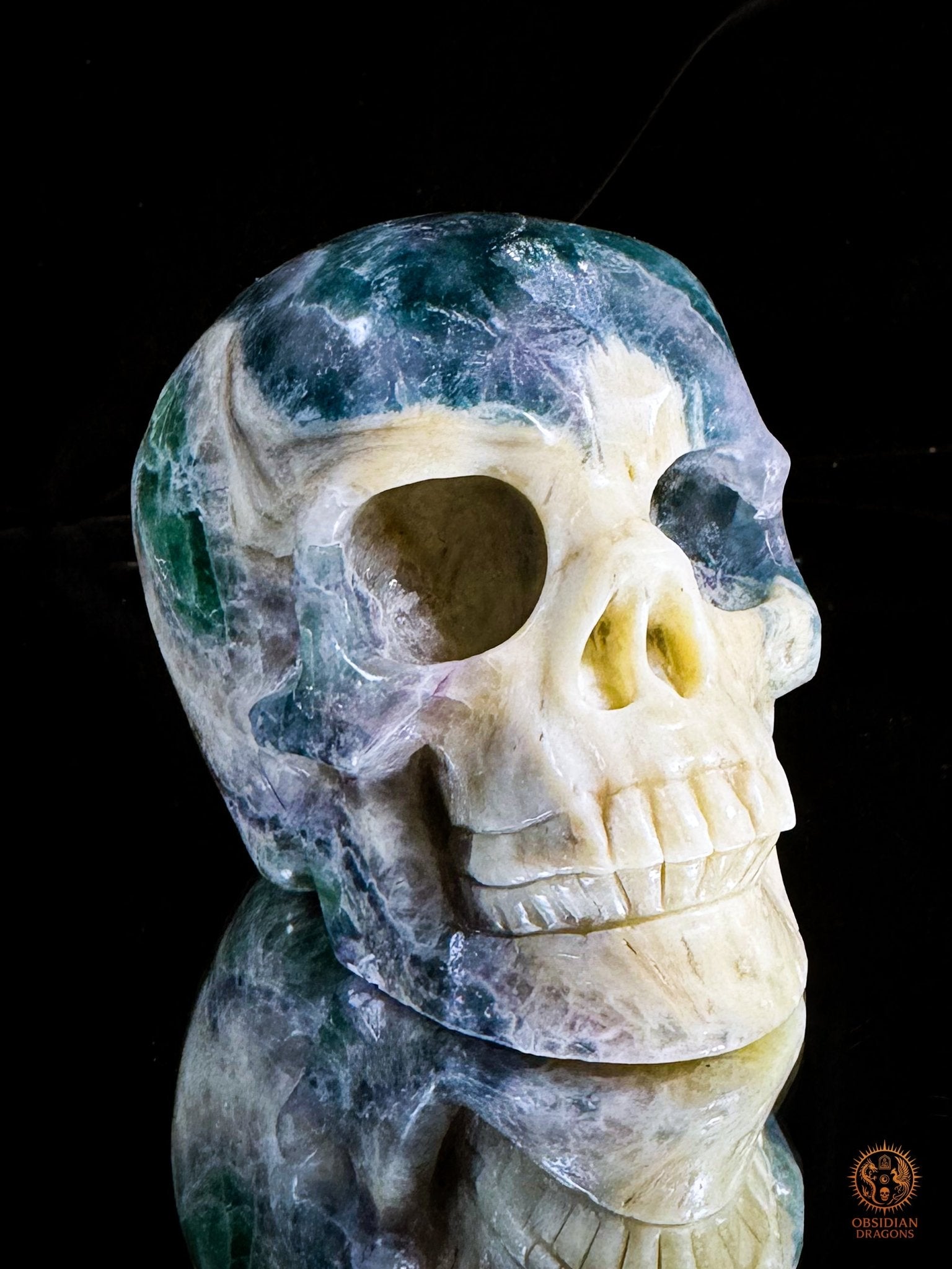 Crâne en fluorite & calcite - Sculpture minérale rare | obsidian dragons