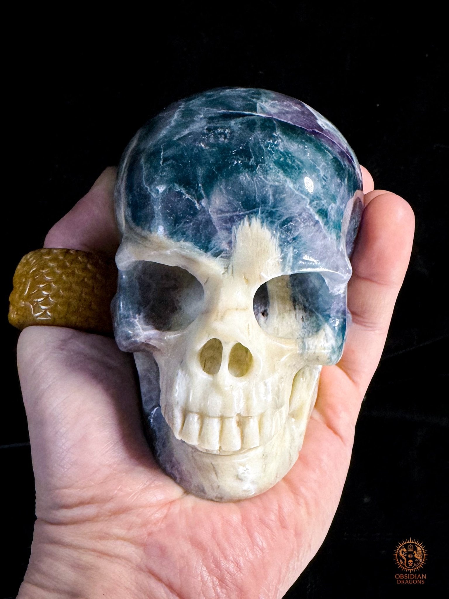 Crâne en fluorite & calcite - Sculpture minérale rare | obsidian dragons