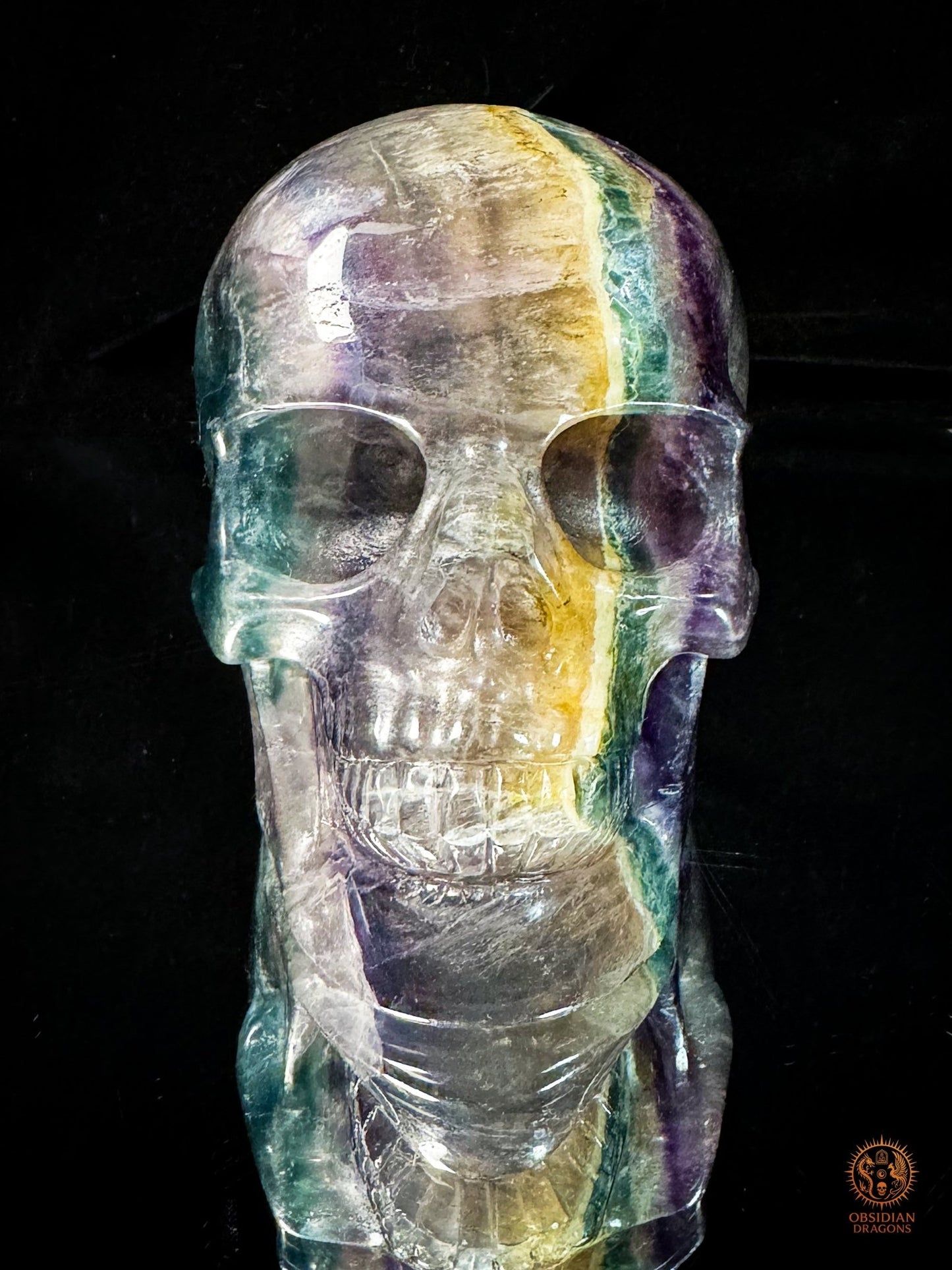 Crâne en fluorite arc-en-ciel – Crâne de cristal rare | obsidian dragons