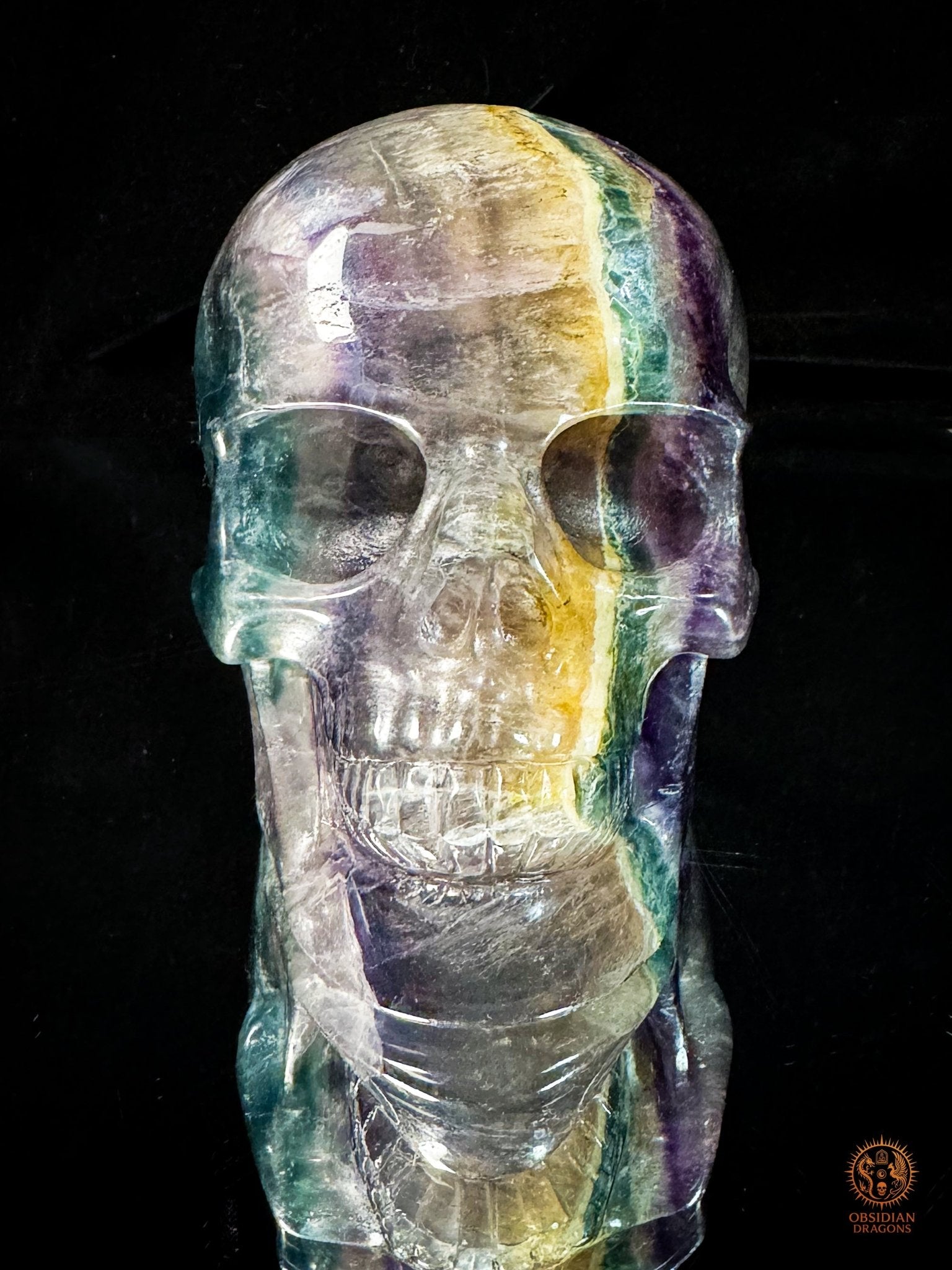 Crâne en fluorite arc-en-ciel – Crâne de cristal rare | obsidian dragons