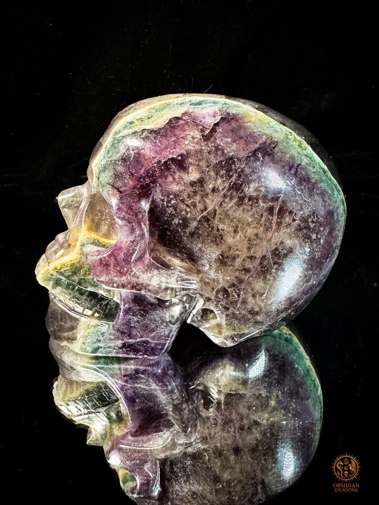 Crâne en fluorite arc-en-ciel – Crâne de cristal rare | obsidian dragons