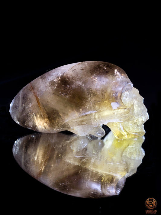 Crâne de Cristal Alien en Quartz Fumé – Reflets Arc-en-Ciel | obsidian dragons