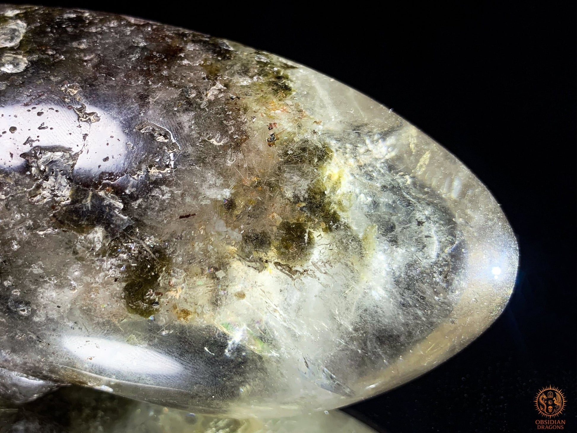 Crâne de Cristal Alien en Quartz Lodolite – Piliers Cosmiques | obsidian dragons