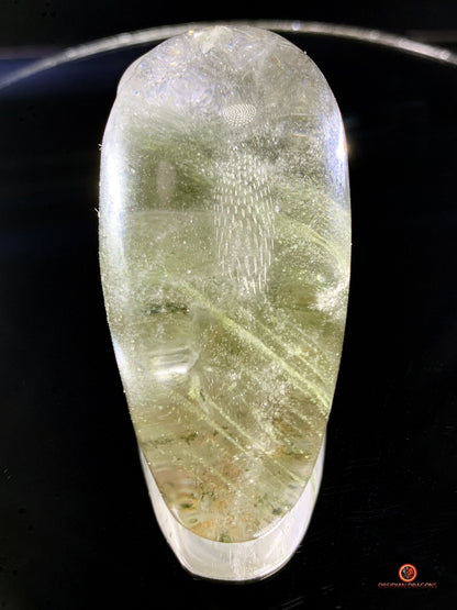 Crâne de cristal allongé - Quartz chlorite - Énergie | obsidian dragons