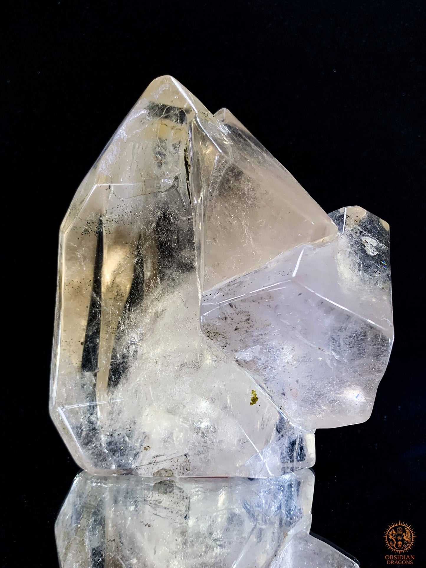 Crâne de Cristal - Quartz naturel Sculpté et Volumes Bruts | obsidian dragons