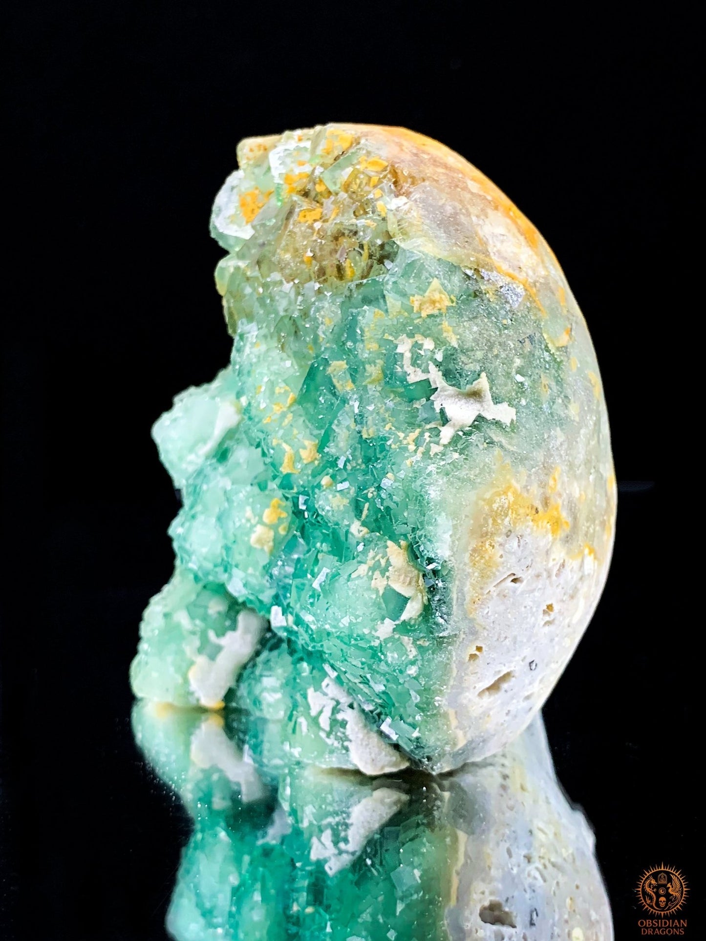 Crâne de Cristal en Fluorite Verte Brute – Clarté Énergétique