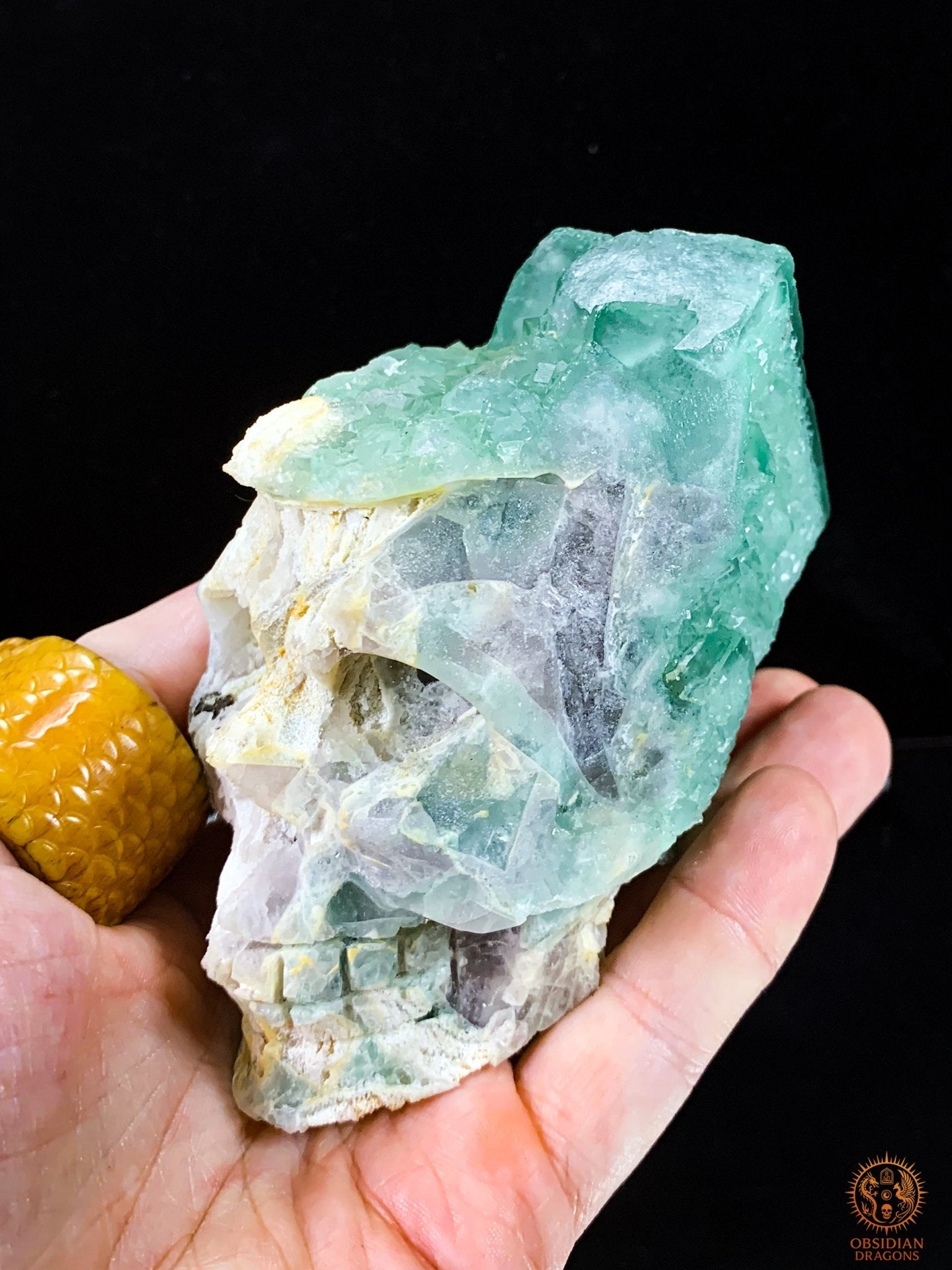 Crâne de Cristal en Fluorite Verte Brute – Clarté & Énergie | obsidian dragons