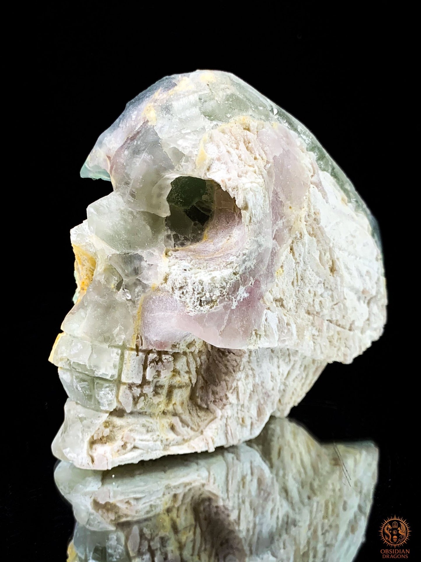 Crâne de Cristal en Fluorite Verte Brute – Crâne de cristal ailé | obsidian dragons