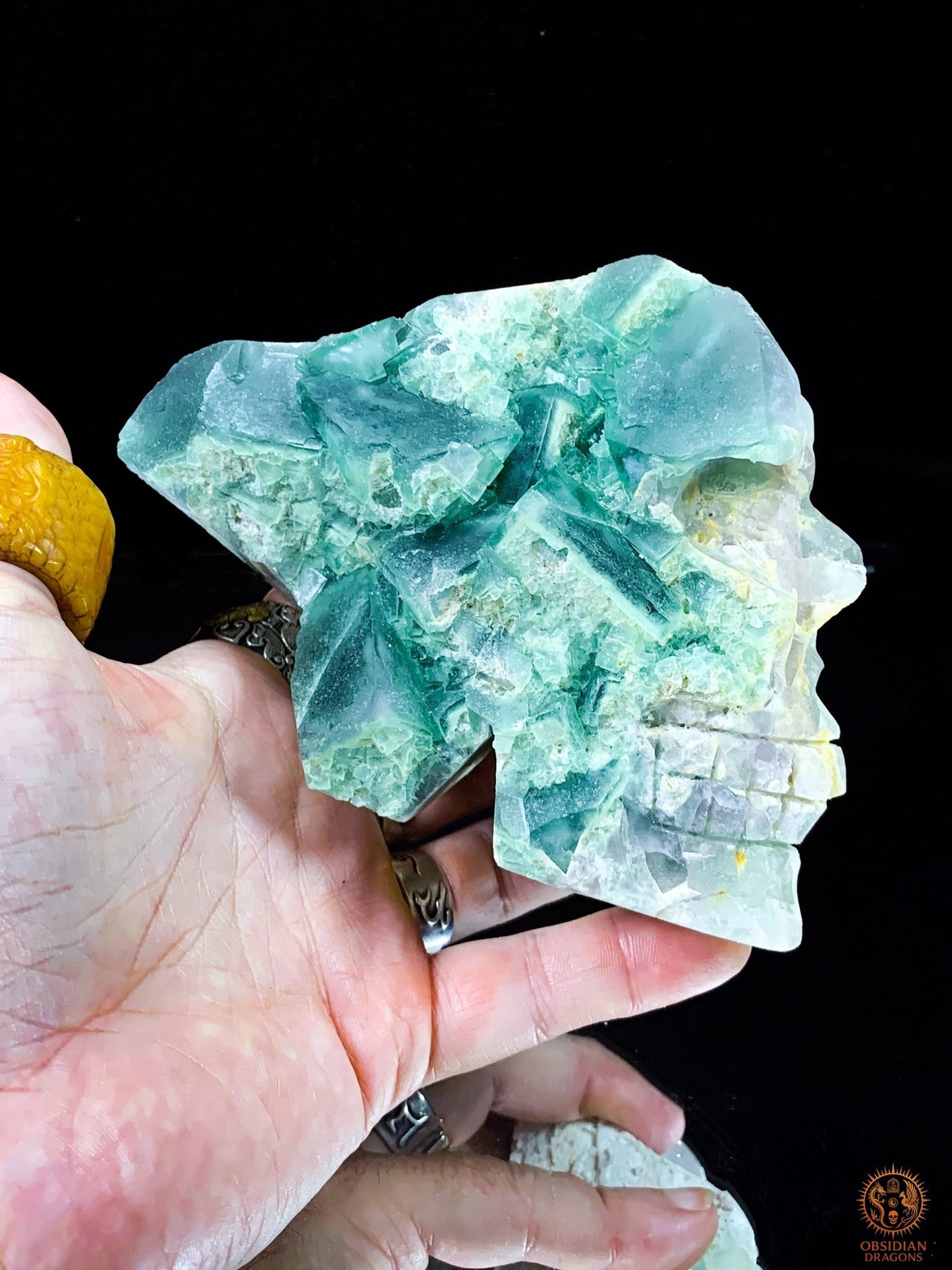 Crâne de Cristal en Fluorite Verte Brute – Crâne de cristal ailé | obsidian dragons