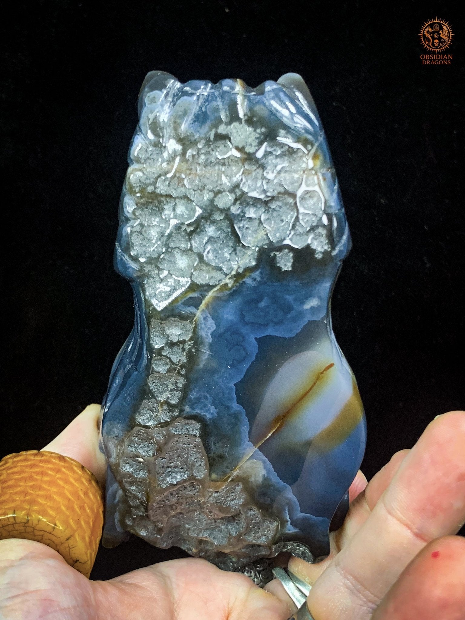Crâne de Dragon en Agate – Géode de Quartz – L’Appel des Brumes | obsidian dragons