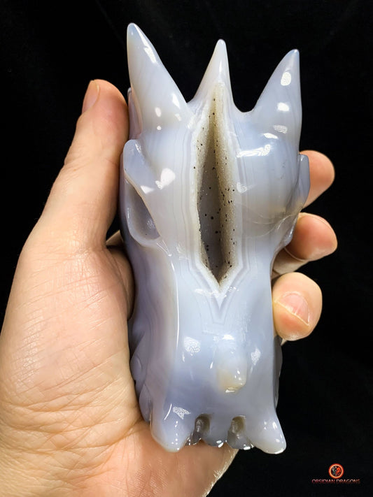 Crâne de Dragon en Géode de Quartz – Harmonie et Énergies | obsidian dragons