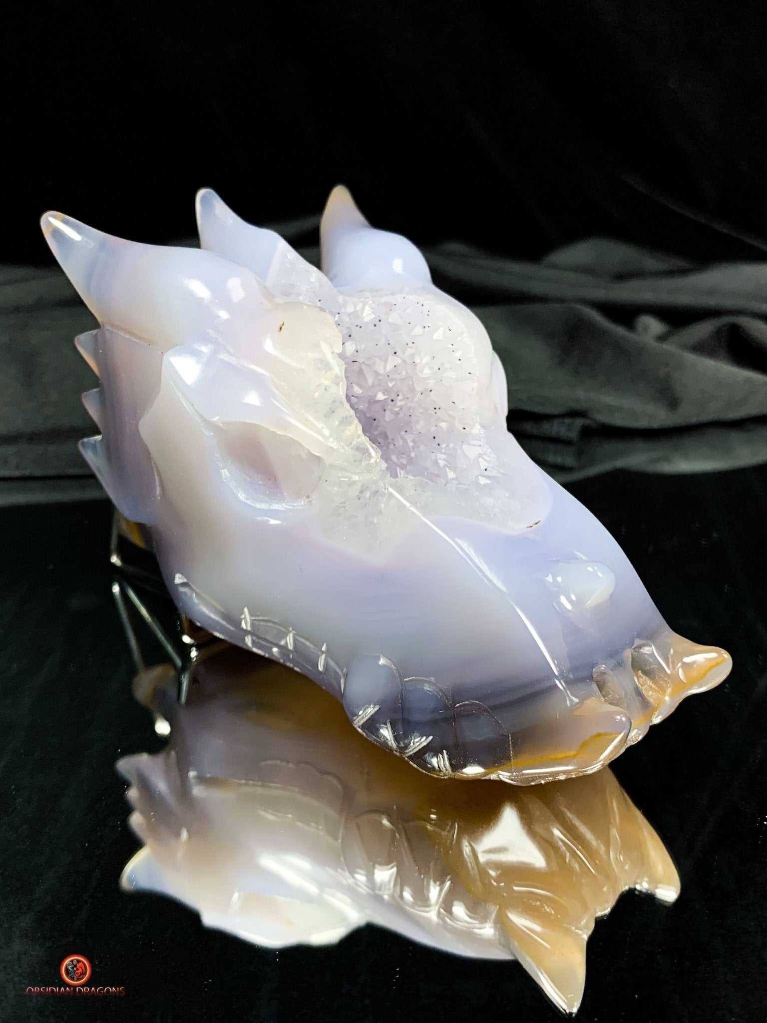 Crâne de Dragon en Géode de Quartz - Mystique Draconique | obsidian dragons