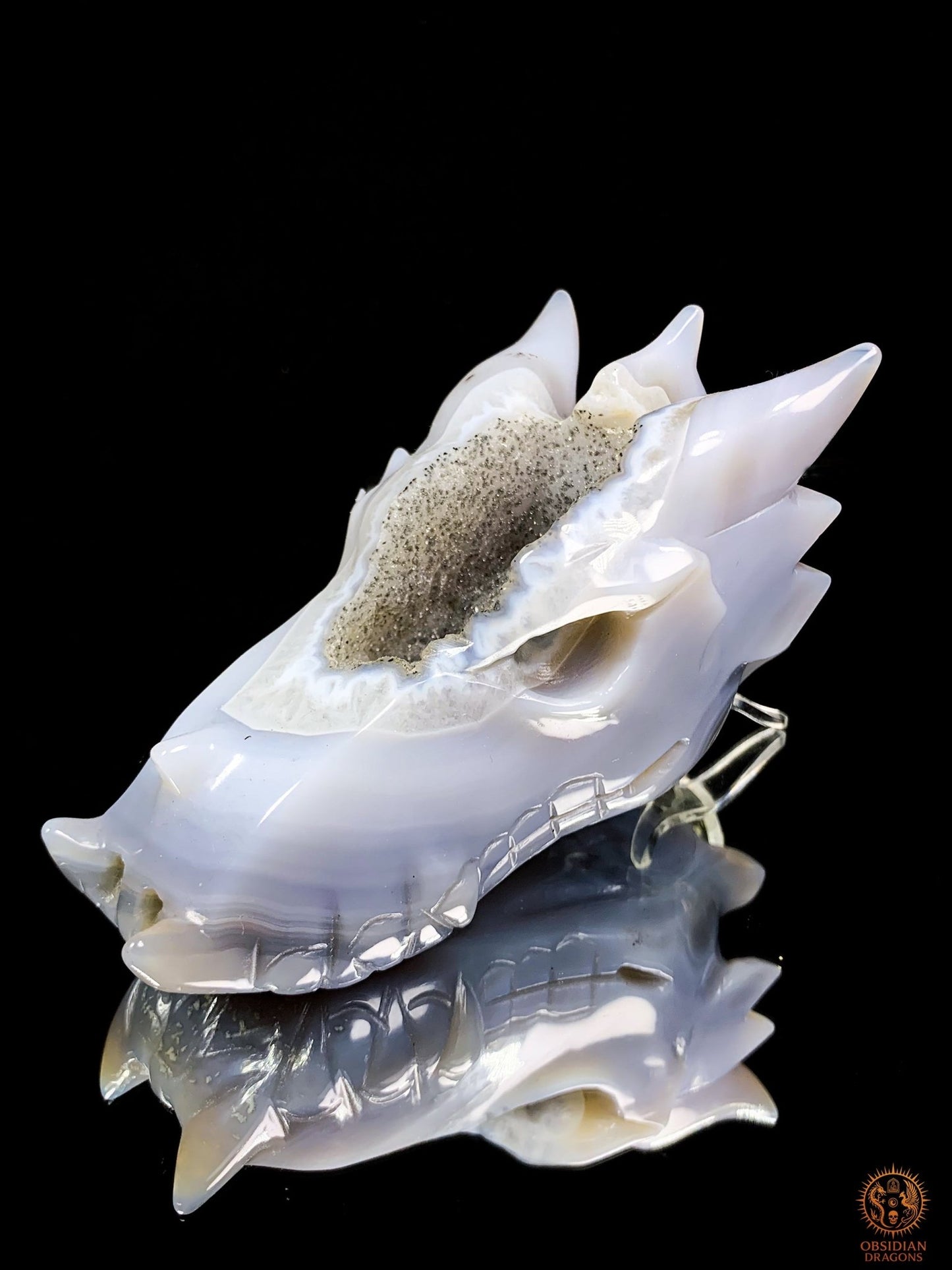 Crâne de Dragon en calcédoine- Géode- Éveil Minéral | obsidian dragons