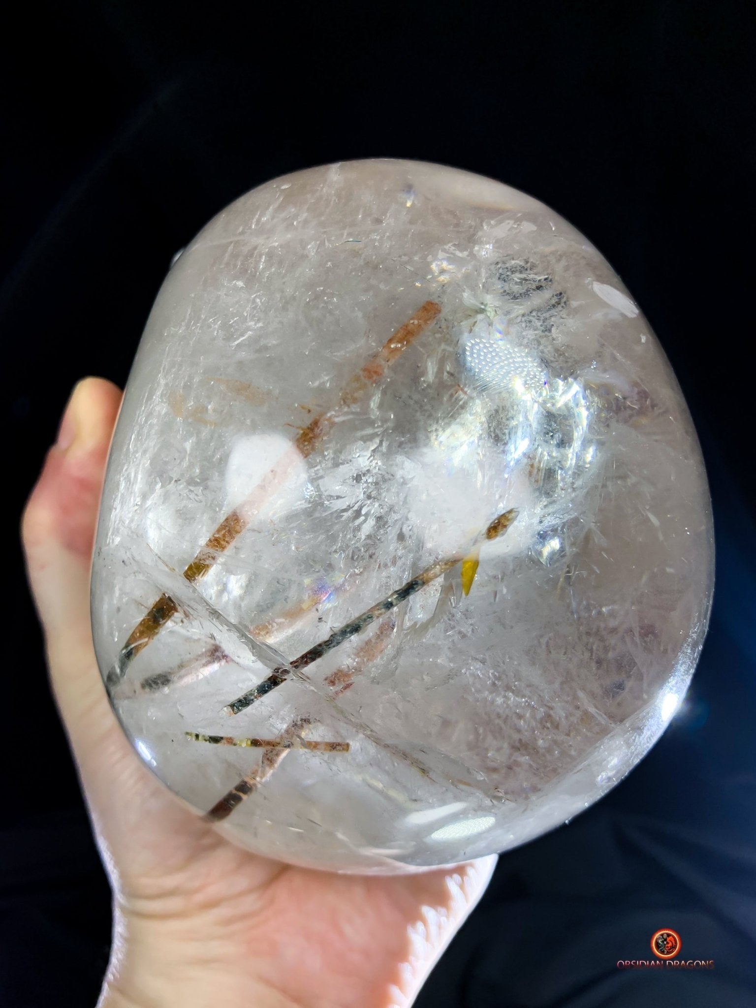 Crâne de cristal de roche à inclusions de tourmalines | obsidian dragons