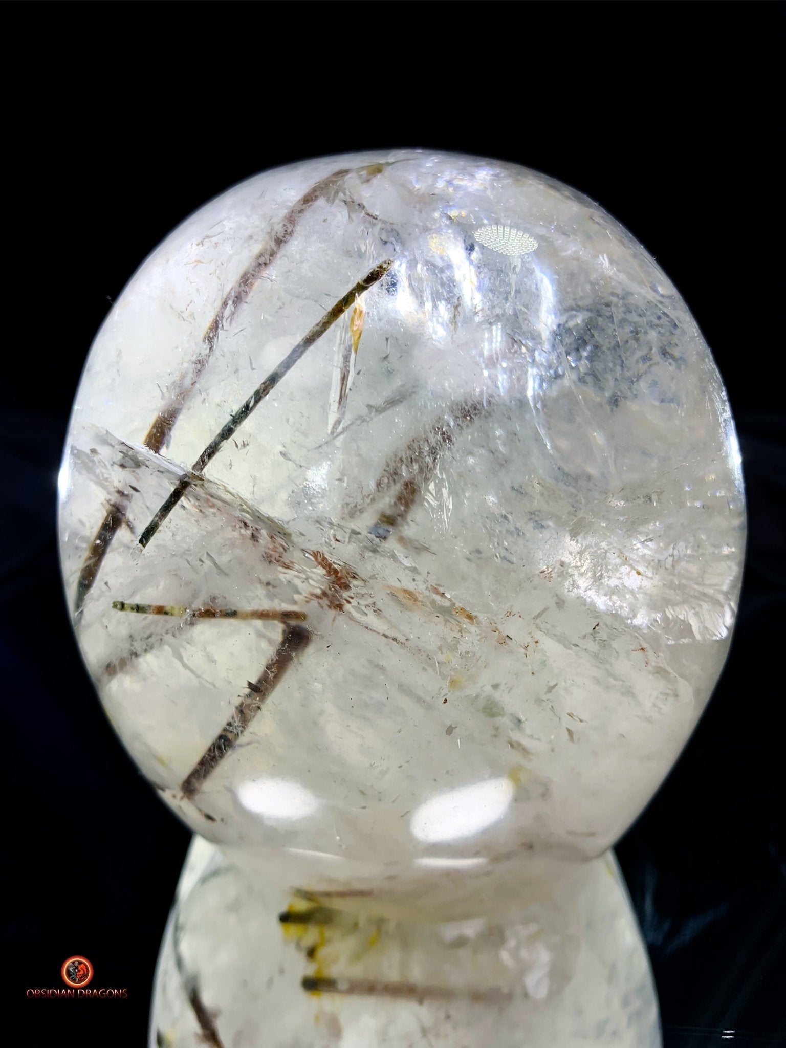 Crâne de cristal de roche à inclusions de tourmalines | obsidian dragons