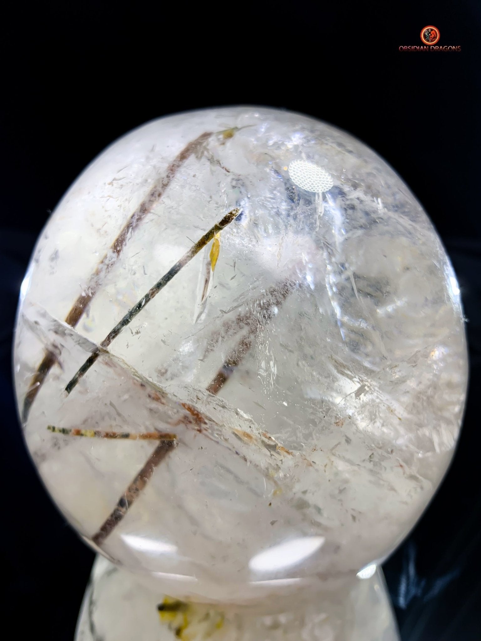 Crâne de cristal de roche à inclusions de tourmalines | obsidian dragons