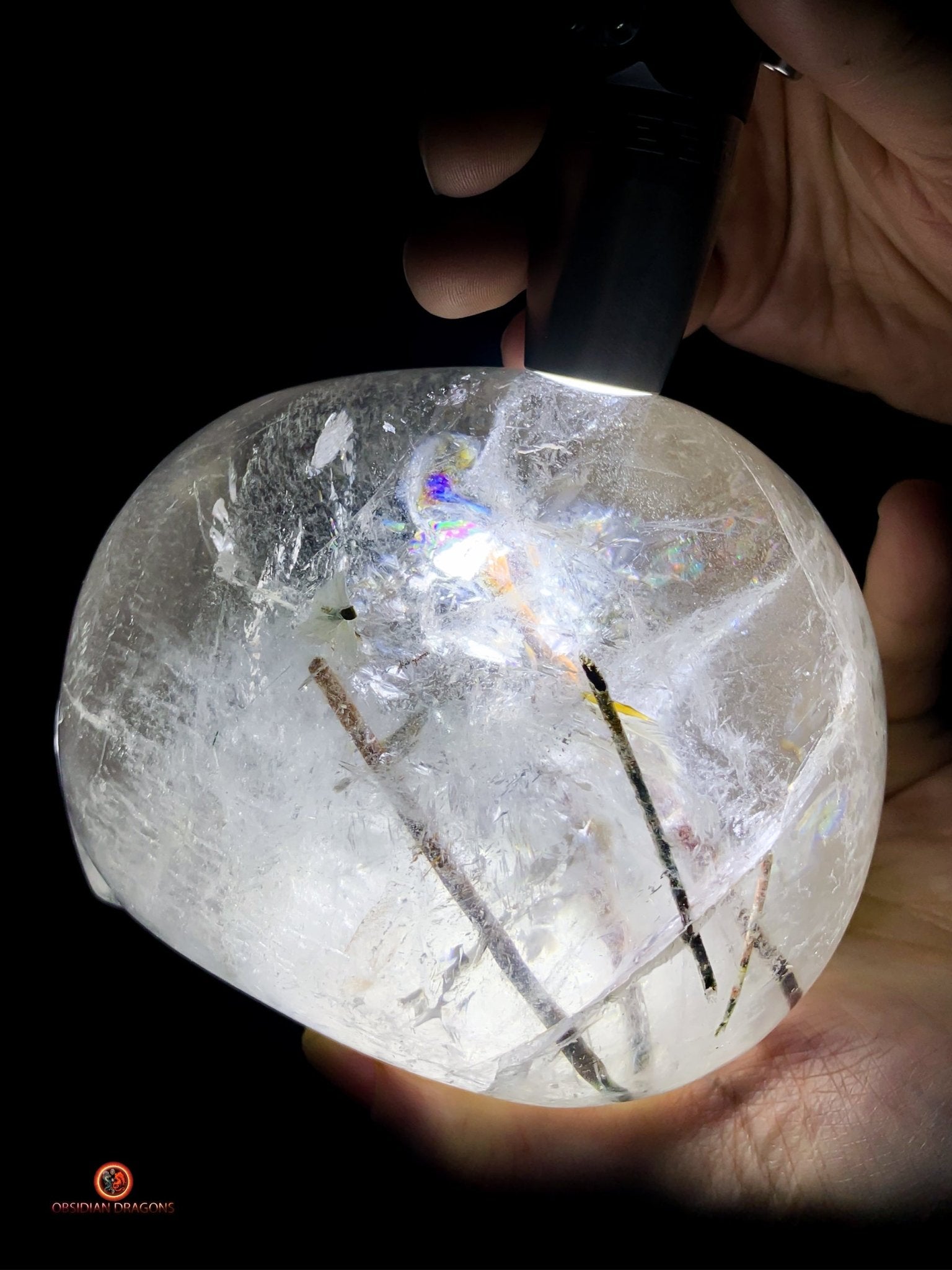 Crâne de cristal de roche à inclusions de tourmalines | obsidian dragons