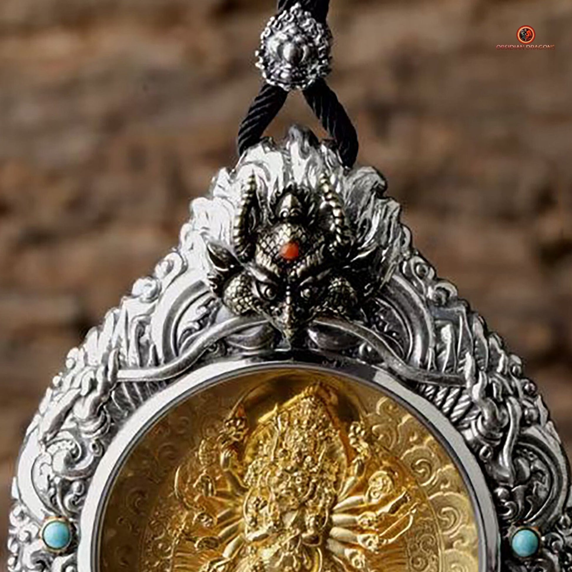 Ghau de Yamantaka- Amulette Bouddhiste en Argent et or | obsidian dragons