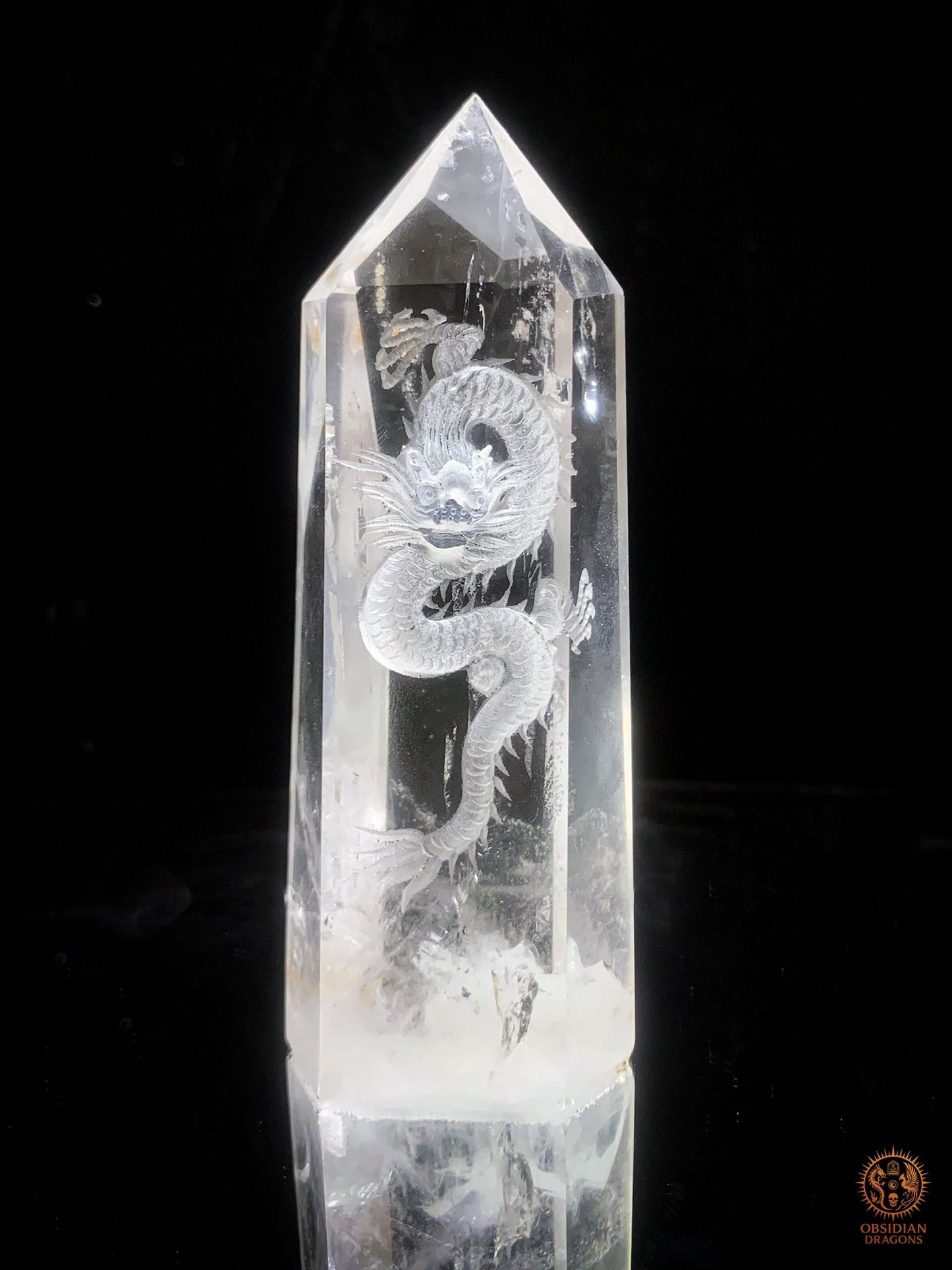 Grande pointe de cristal de roche Dragon - glyptique 3D | obsidian dragons