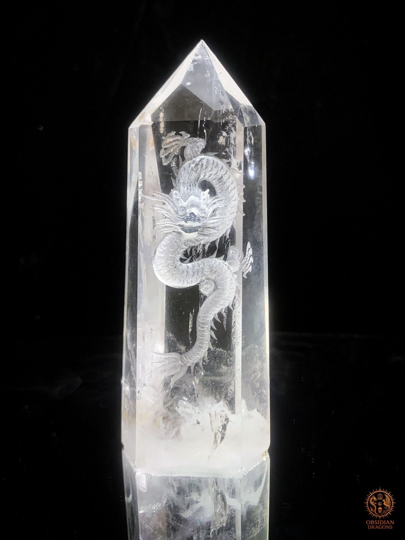 Grande pointe de cristal de roche Dragon - glyptique 3D | obsidian dragons