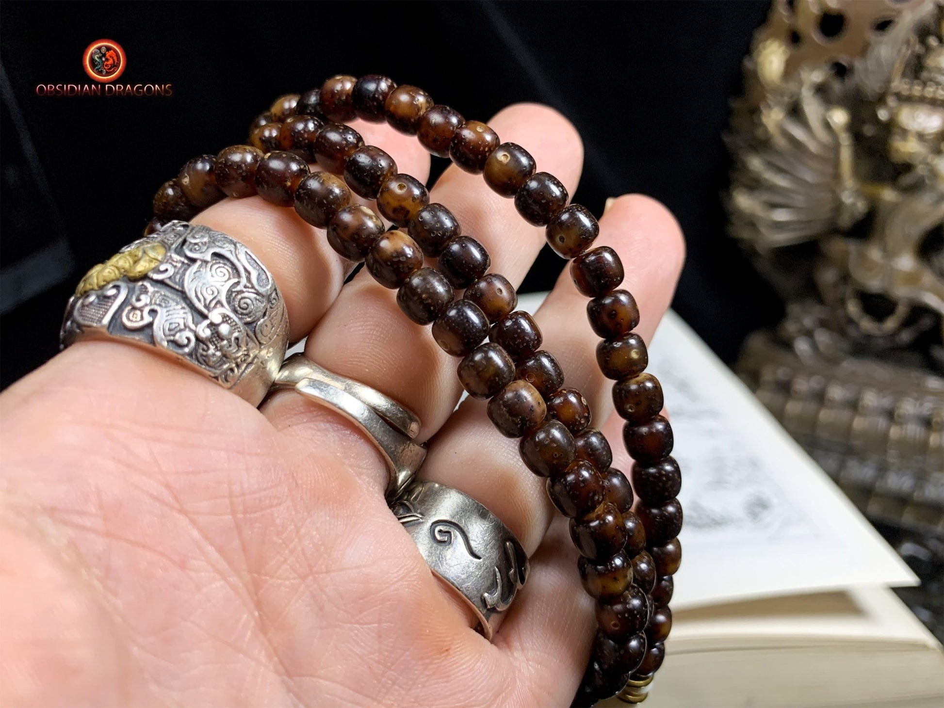Mala Tibétain en Graines de Bodhi Fossiles - DZI à Trois Yeux | obsidian dragons