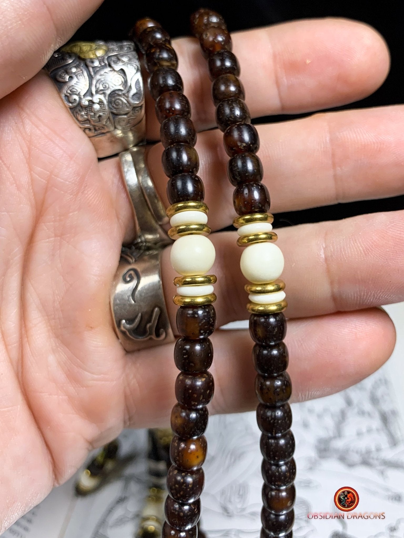 Mala Tibétain en Graines de Bodhi Fossiles - DZI à Trois Yeux | obsidian dragons