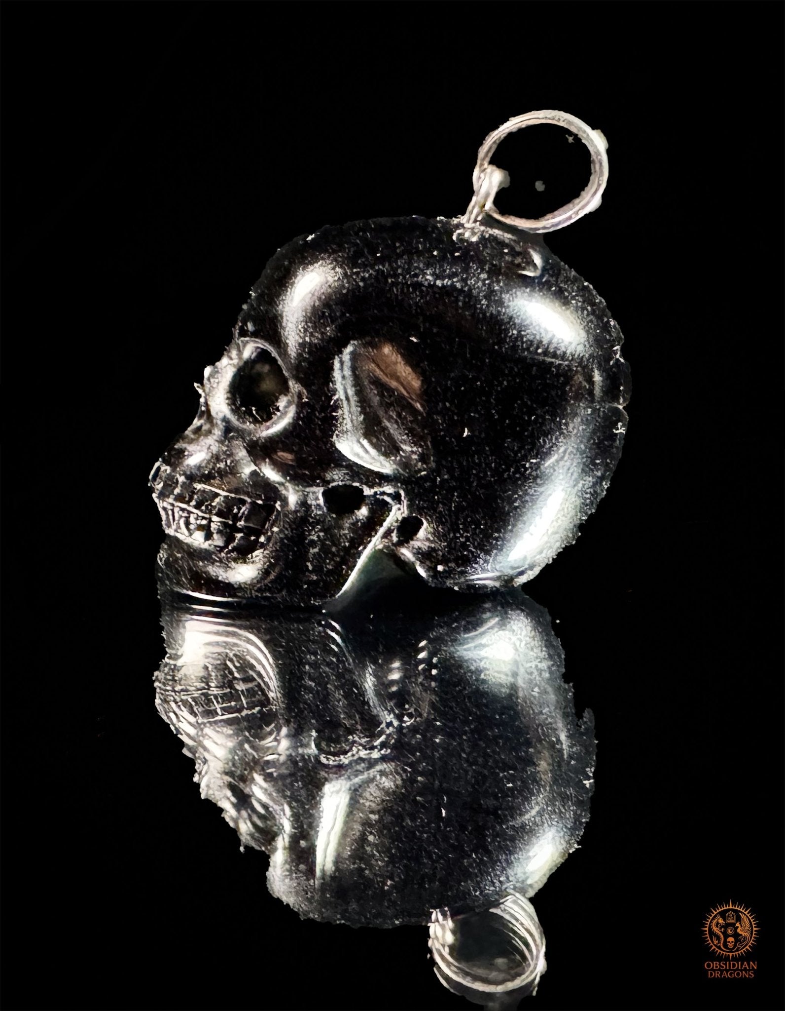Pendentif crâne en obsidienne noire naturelle | obsidian dragons