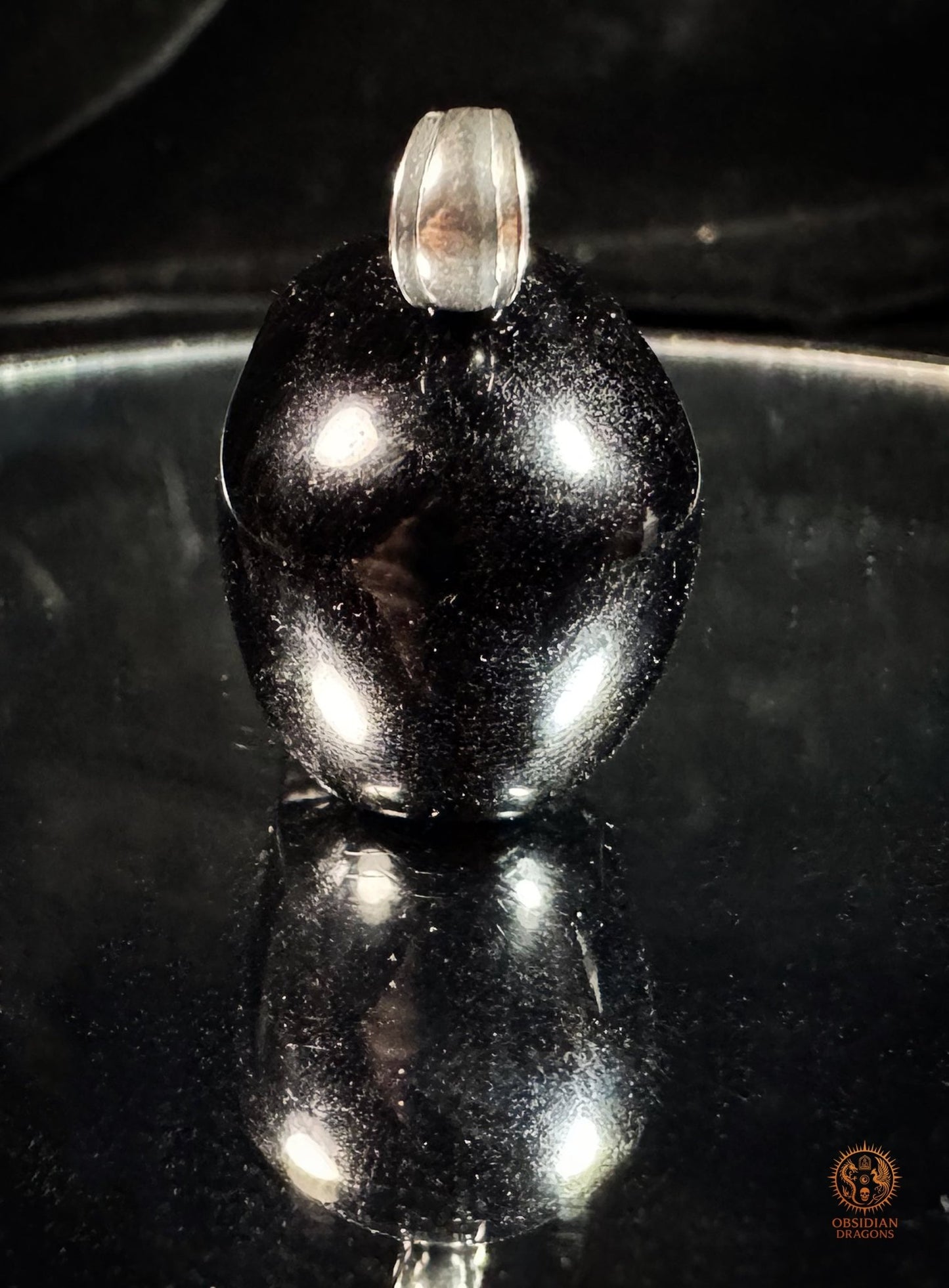 Pendentif crâne en obsidienne noire naturelle | obsidian dragons