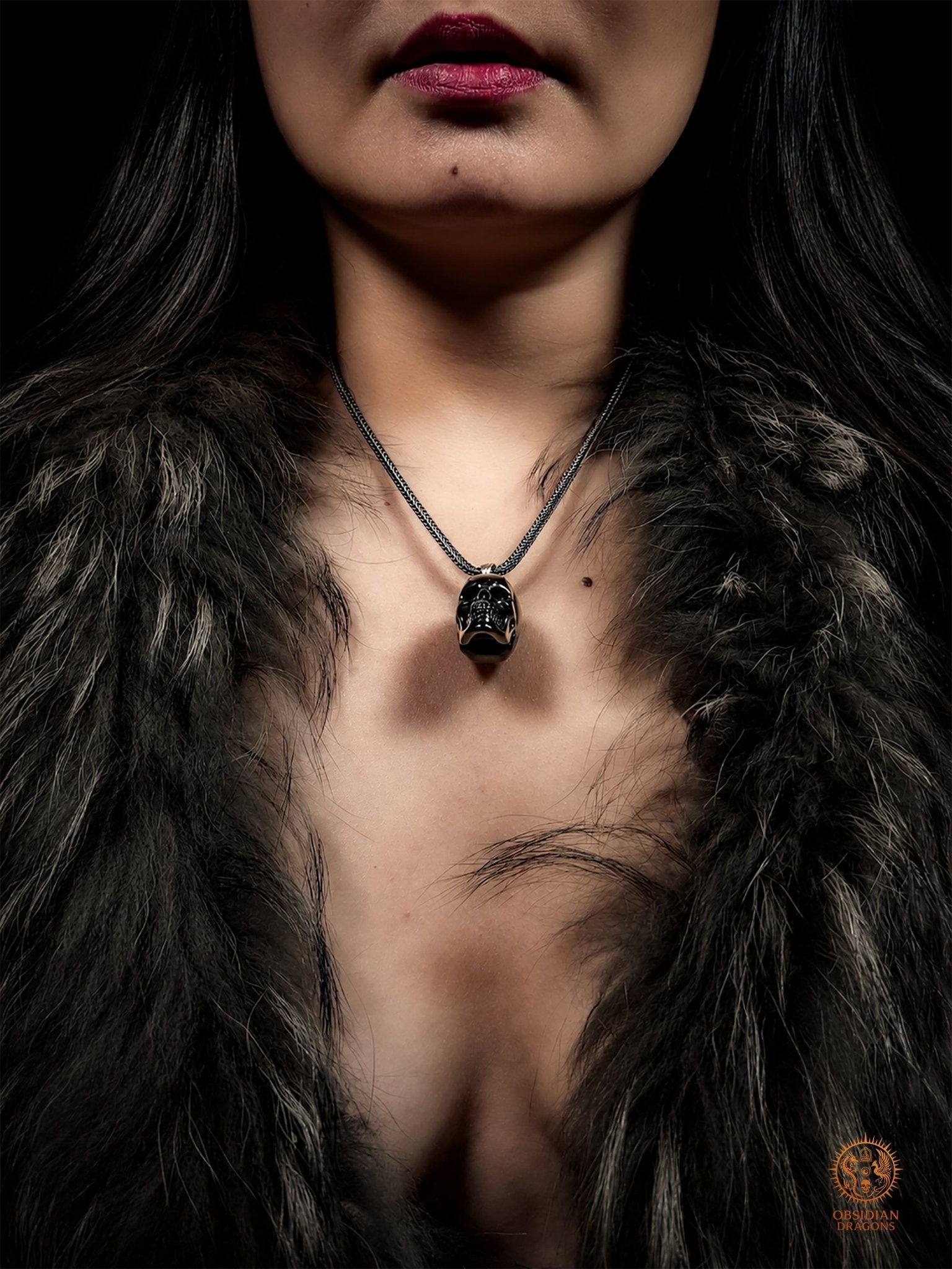 Pendentif crâne en obsidienne noire naturelle - obsidian dragons