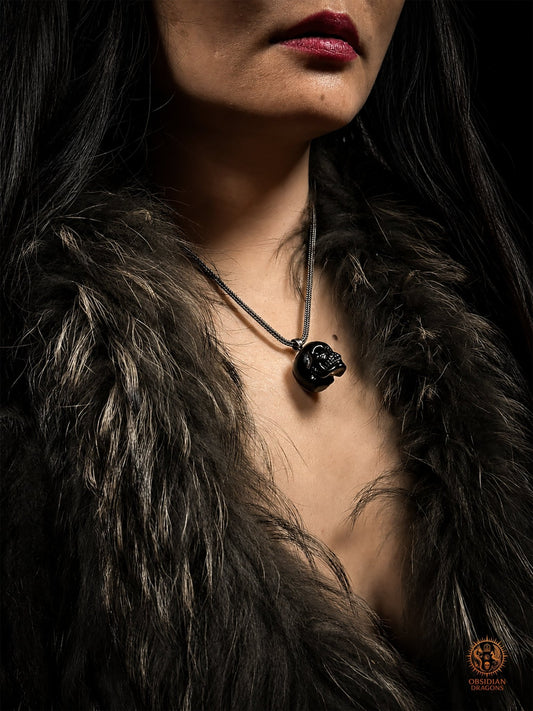 Pendentif crâne en obsidienne noire naturelle - obsidian dragons