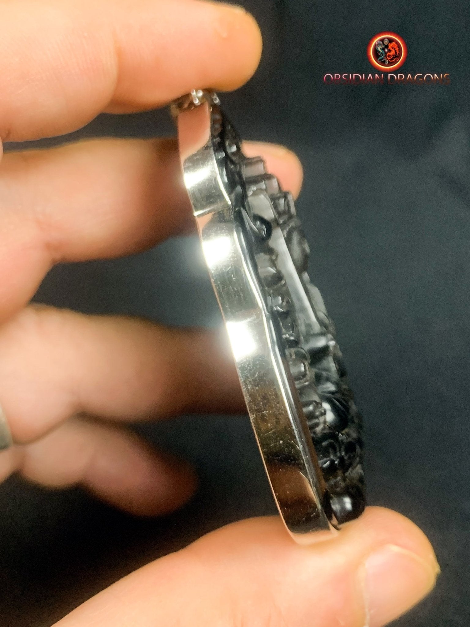 Pendentif Bouddha en Obsidienne - Protection de Chenrezig | obsidian dragons