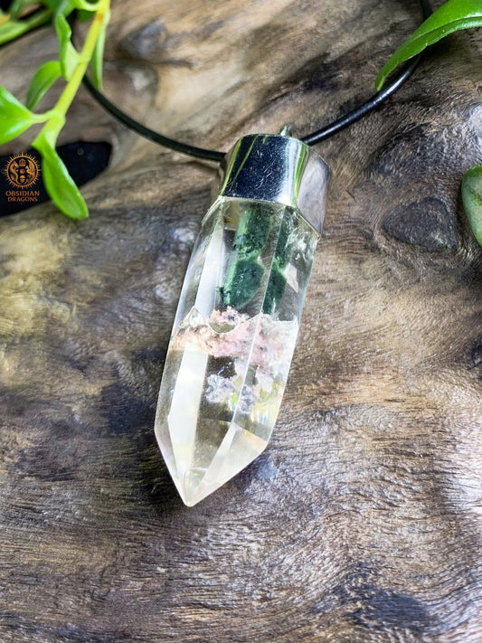 Pendentif Pointe de Cristal – Quartz Jardin – Forêt Intérieure | obsidian dragons