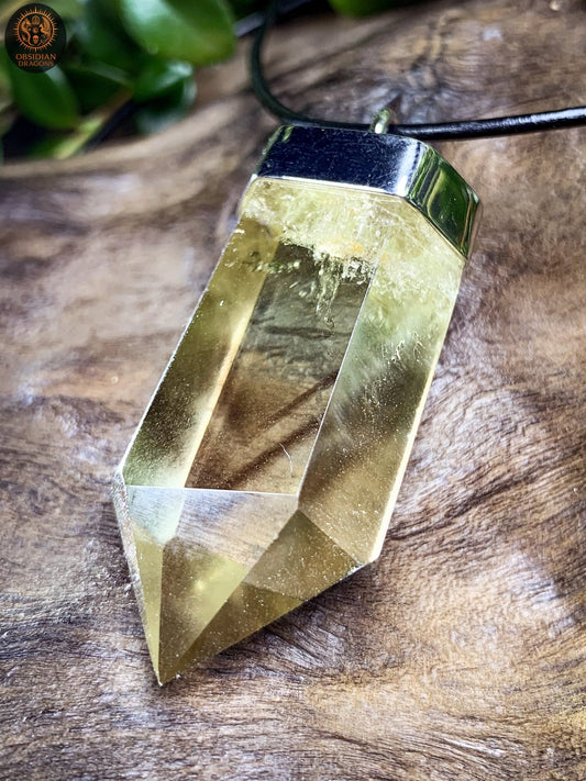 Pendentif Pointe de Cristal en Citrine – Ombres Solaires | obsidian dragons