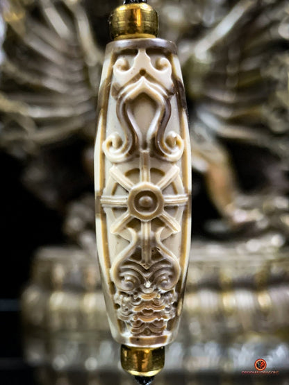 Rare Perle tibétaine de Mahakala - Jaspe Sculpté Artisanalement | obsidian dragons