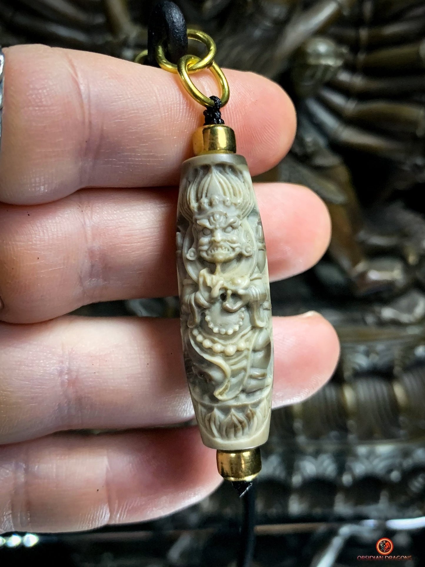 Rare Perle tibétaine de Mahakala - Jaspe Sculpté Artisanalement | obsidian dragons