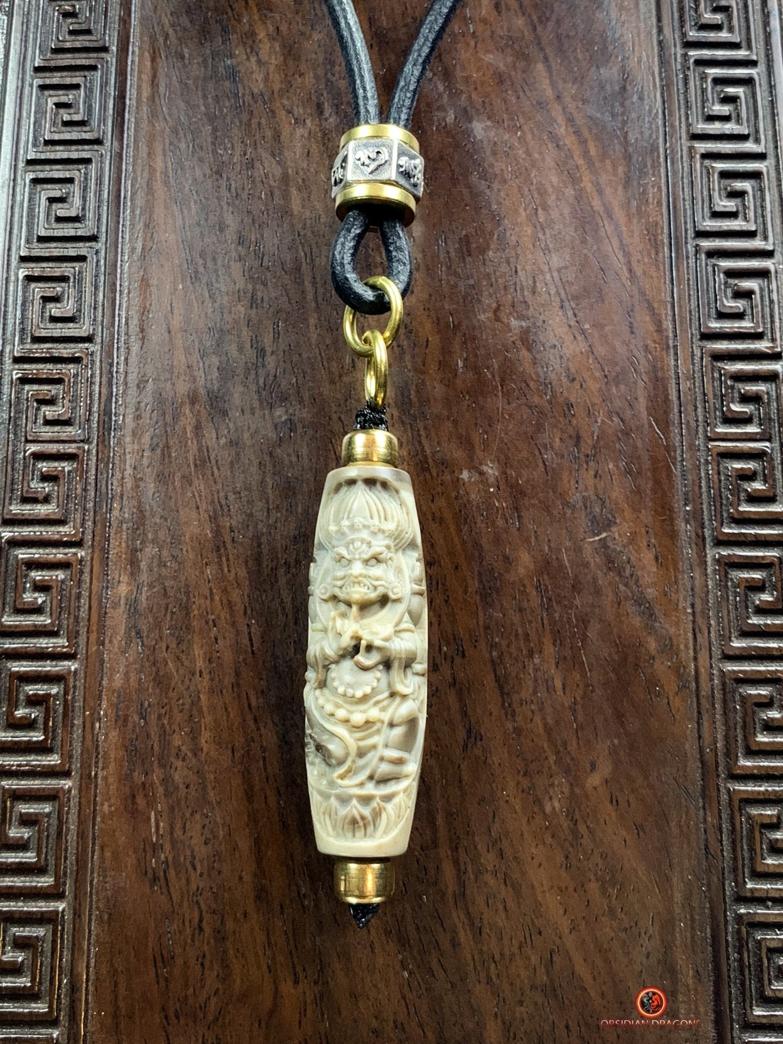 Rare Perle tibétaine de Mahakala - Jaspe Sculpté Artisanalement | obsidian dragons