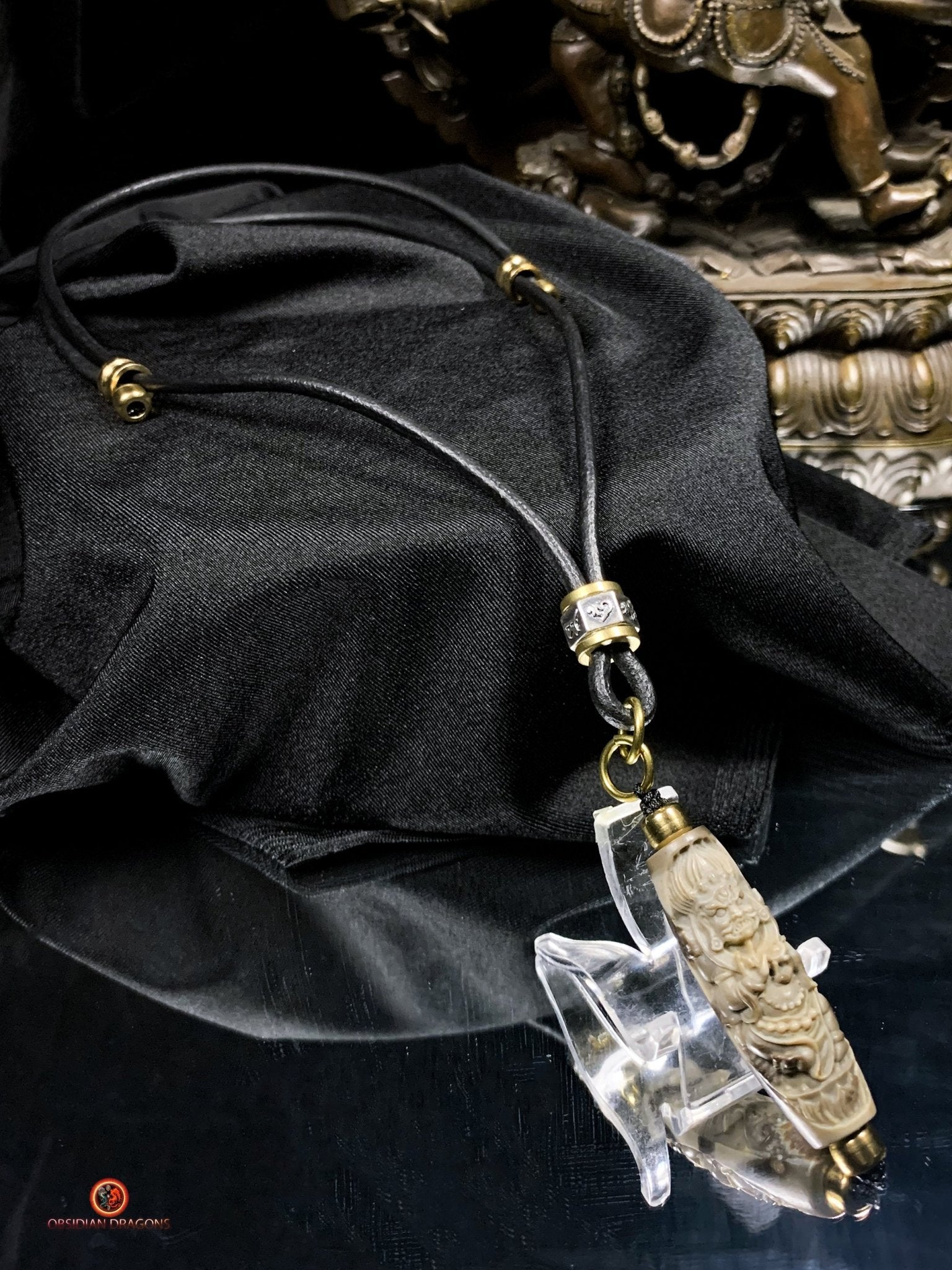 Rare Perle tibétaine de Mahakala - Jaspe Sculpté Artisanalement | obsidian dragons