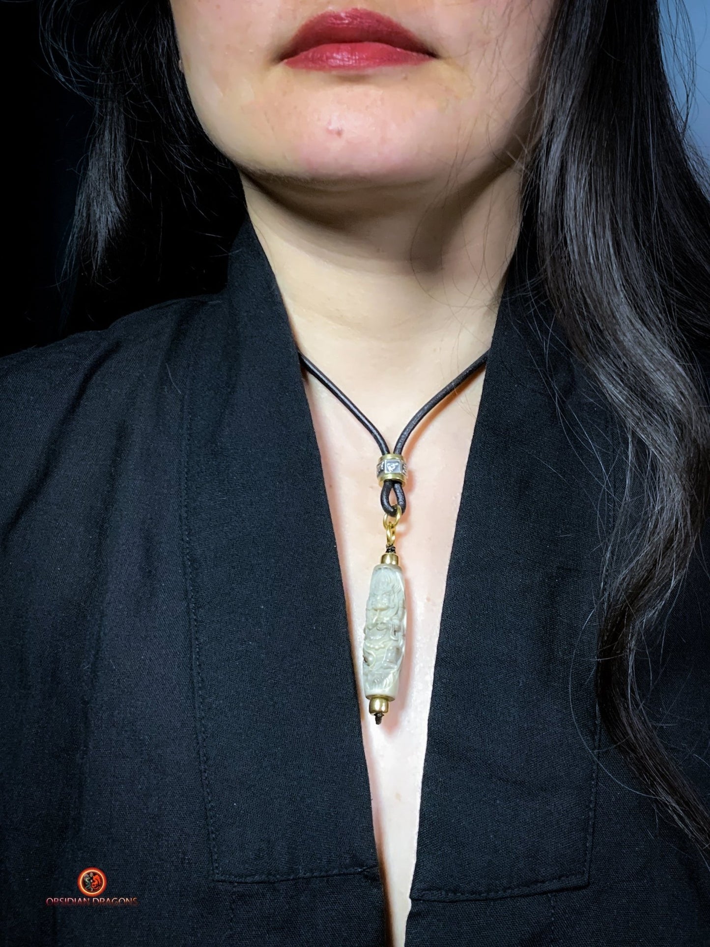 Rare Perle tibétaine de Mahakala - Jaspe Sculpté Artisanalement | obsidian dragons