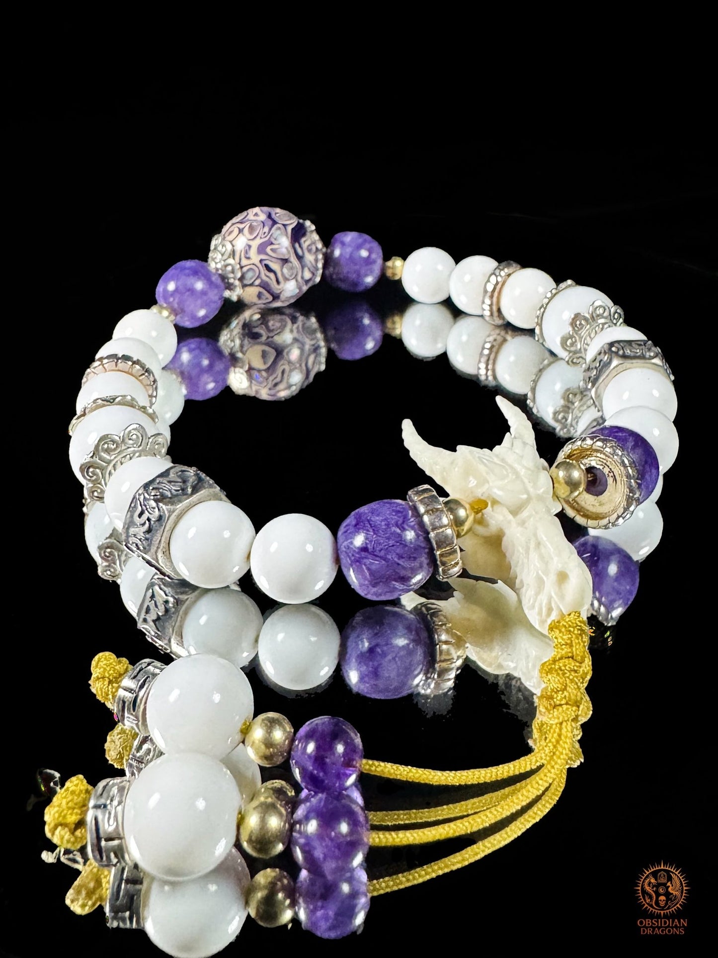 Bracelet dragon en nacre de bénitier et charoïte