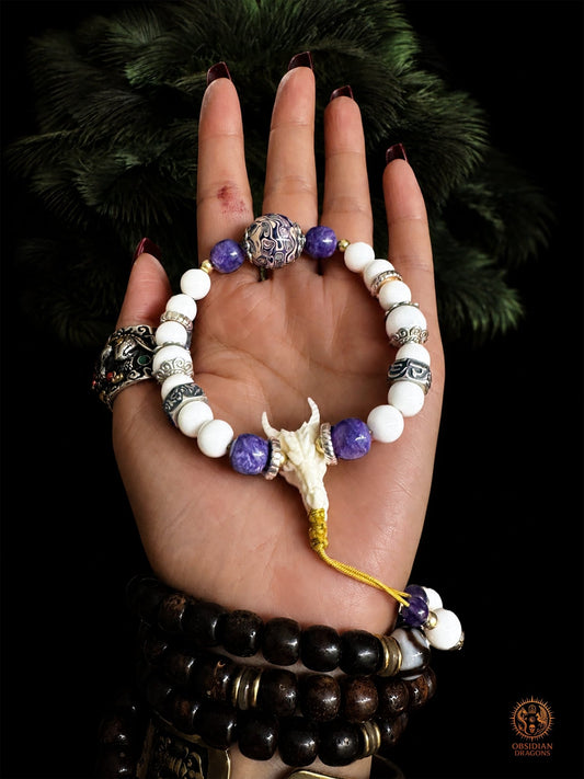 Bracelet dragon en nacre de bénitier et charoïte