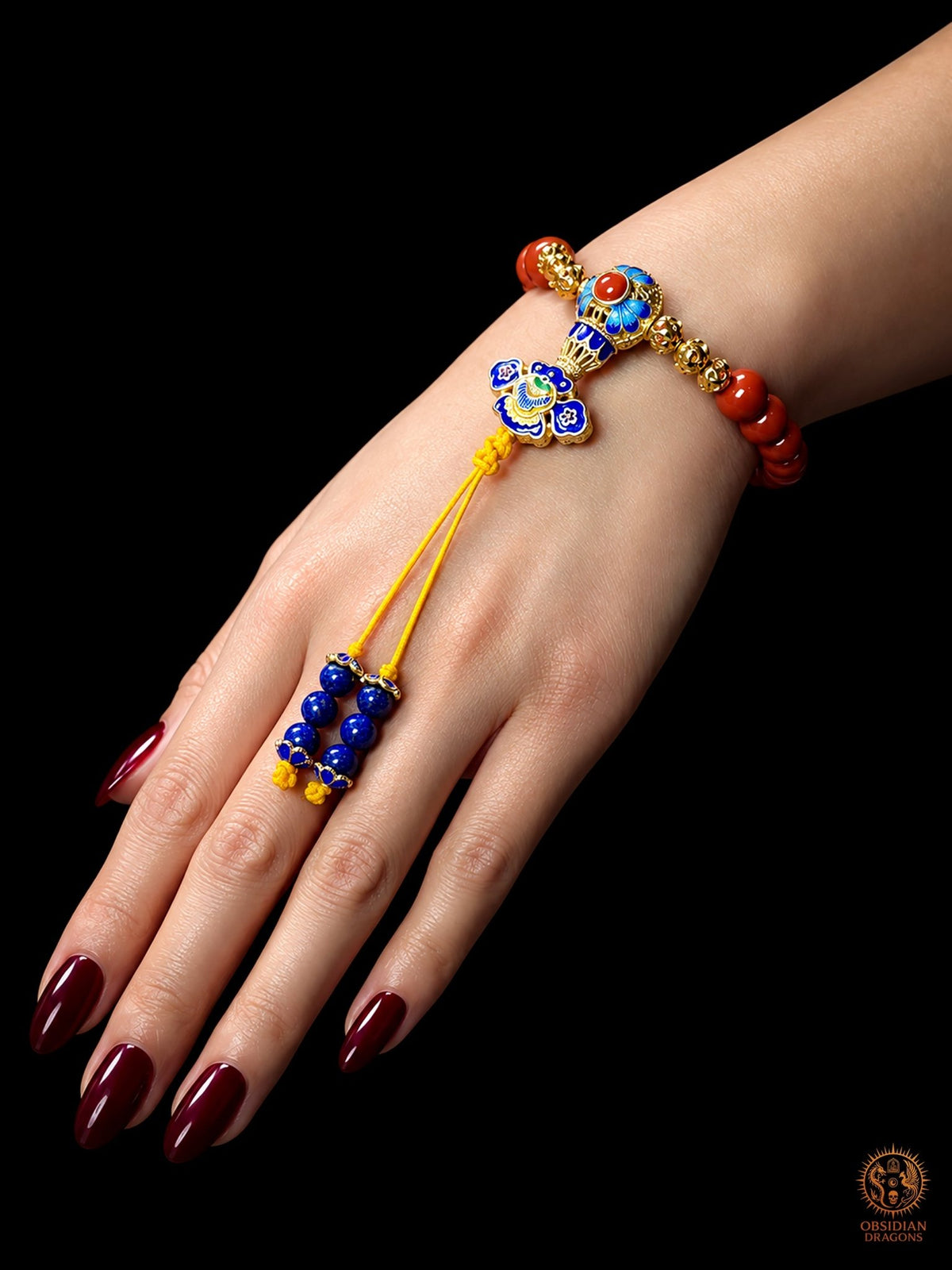 Mala de poignet 18 perles en agate Nan Hong, perle Guru cloisonnée et pendants en lapis-lazuli sur cordon jaune